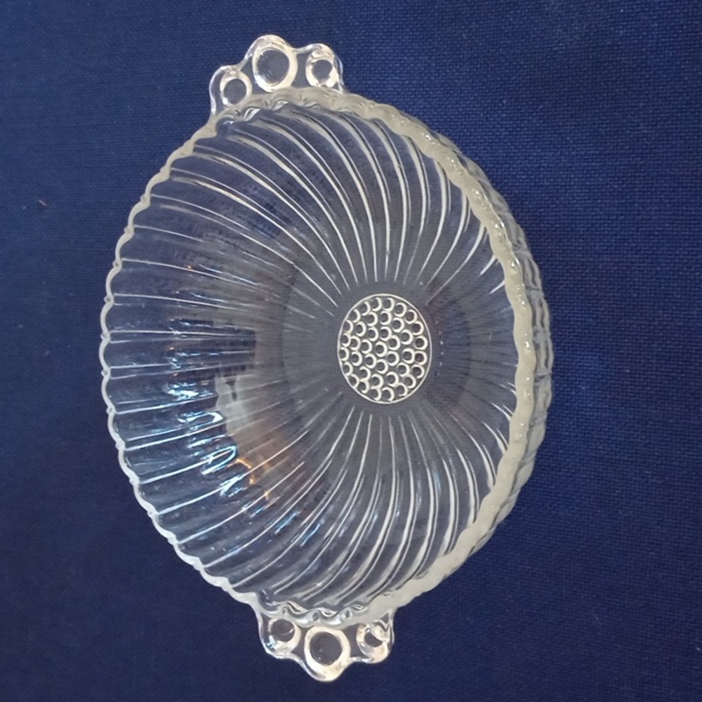 ANCHOR HOCKING RIBBED BOWL WITH SCALLOPED RIM, BOOPIE HANDLES, BUBBLE BOTTOM